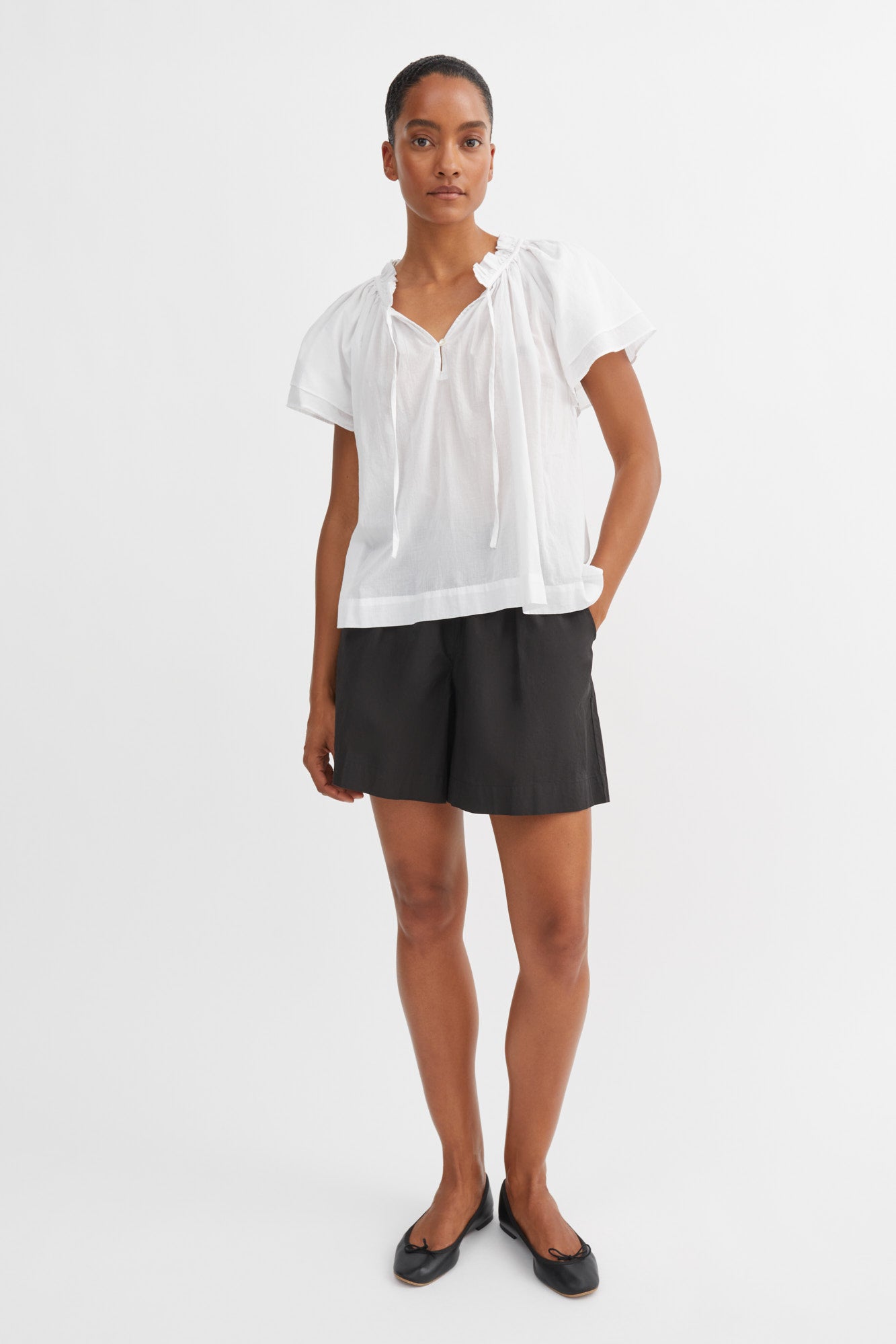Skall Studio Edgar shorts Shorts Black