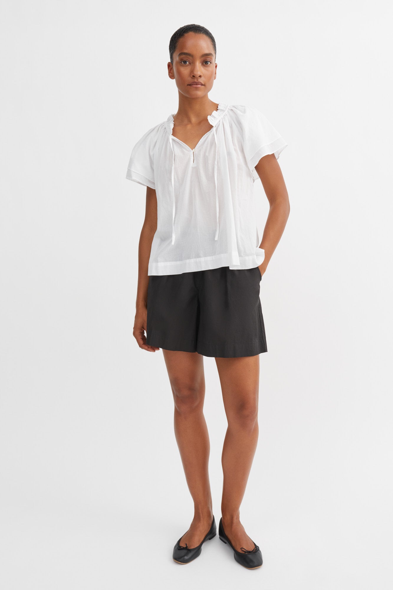 Skall Studio Edgar shorts Shorts Black