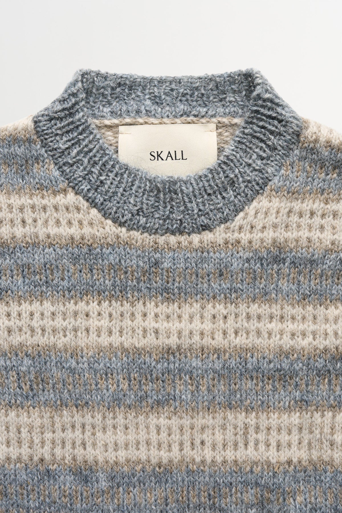 Svala O-neck Knitting Pattern